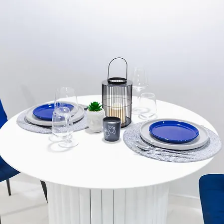 The Modern Hub - The Nest